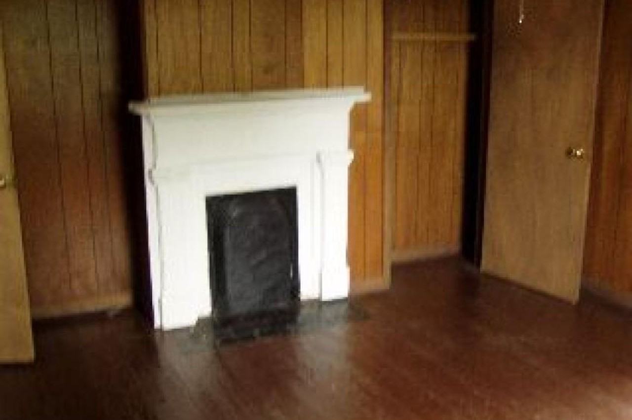1313 Tilden Ave - Photo 2 of 5