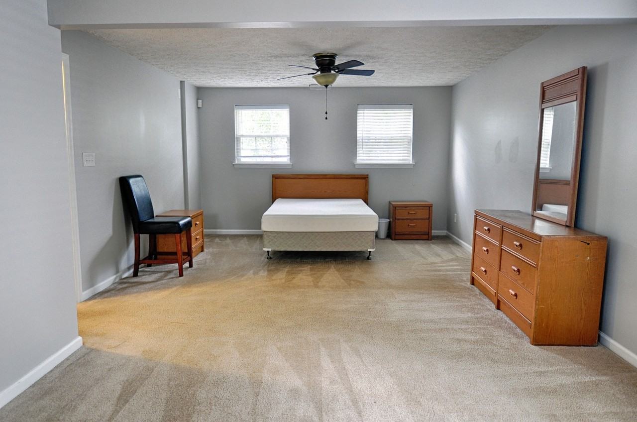 2807 Bombay Dr - Photo 4 of 15