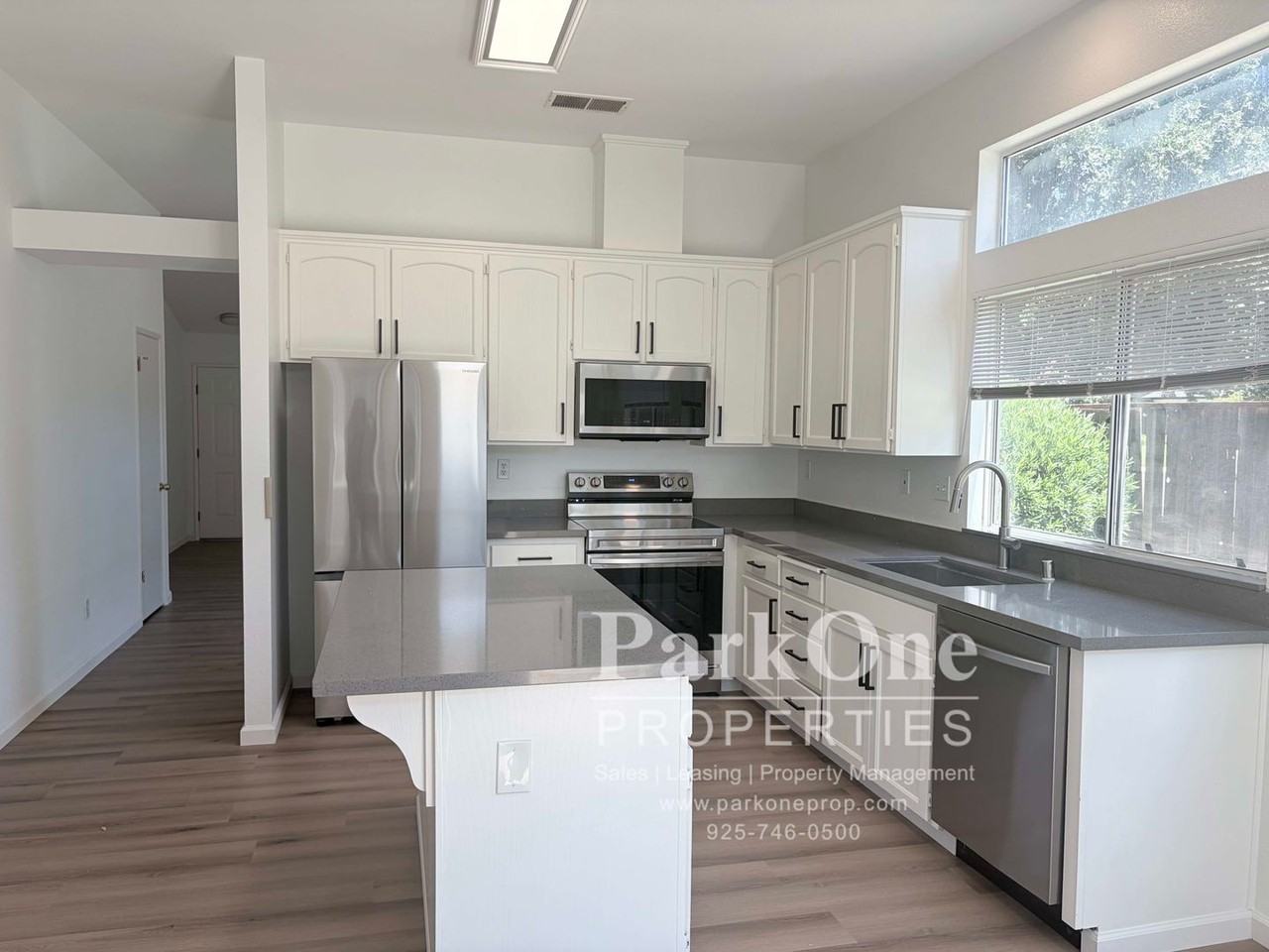 2848 Saint Joseph Dr - Photo 3 of 19