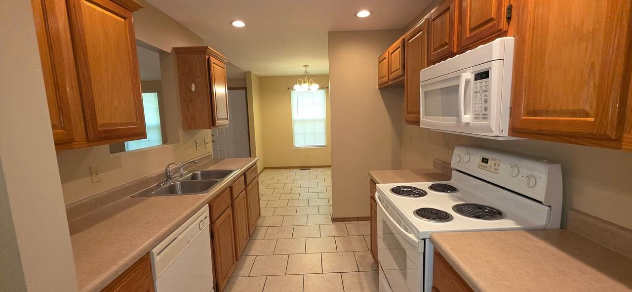 1049 S Missouri Ave - Photo 7 of 8