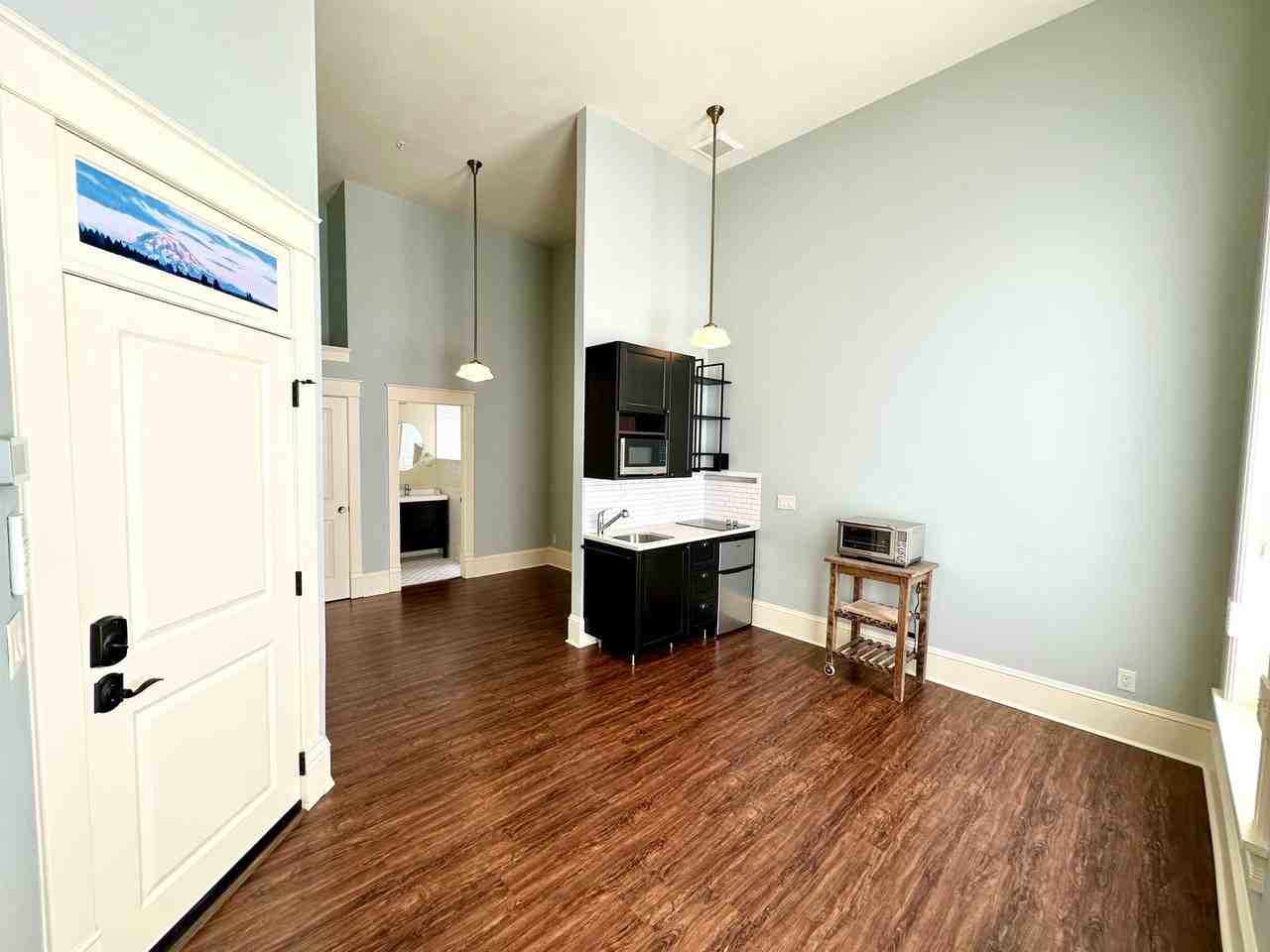 307 N Pearl St - Photo 3 of 17
