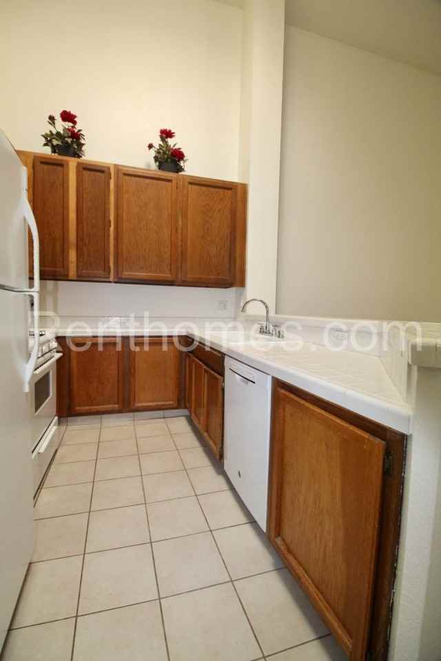 9916 Scripps Westview Way #264 - Photo 6 of 12
