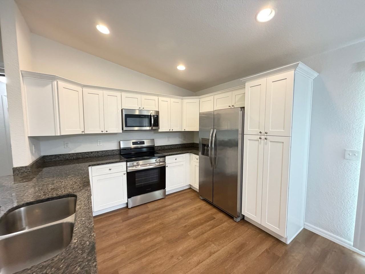 85 Maple Dr - Photo 6 of 24