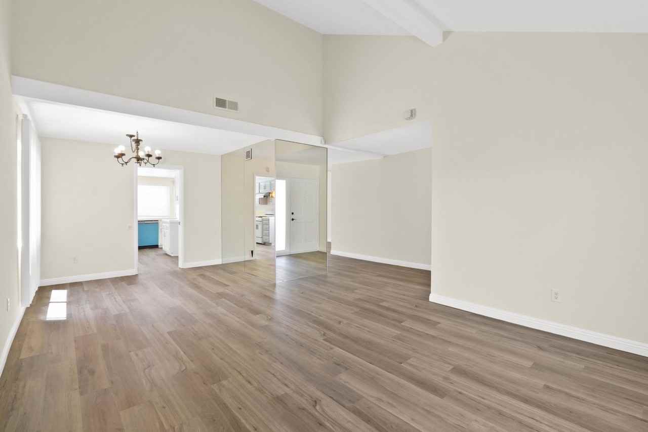 16956 Flower Vale Ln - Photo 5 of 20