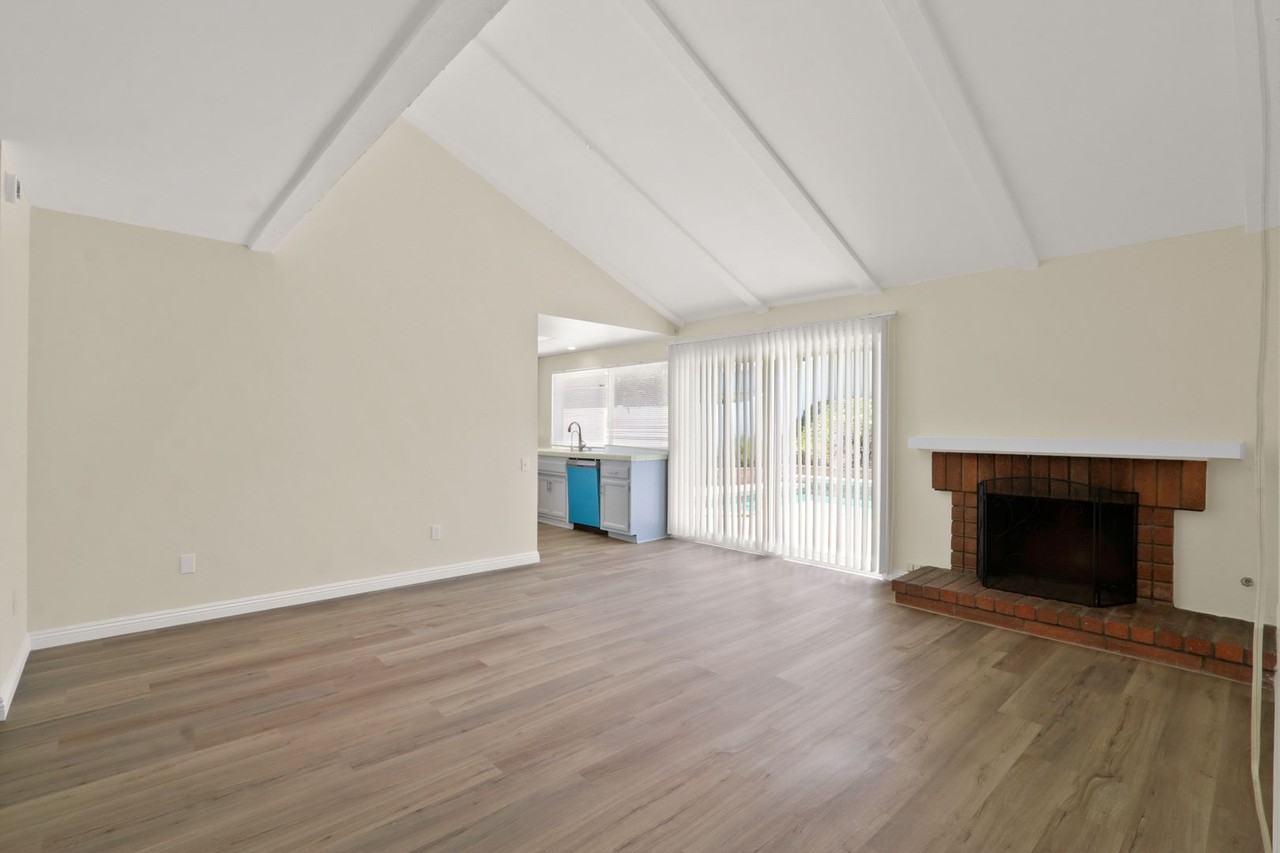 16956 Flower Vale Ln - Photo 6 of 20