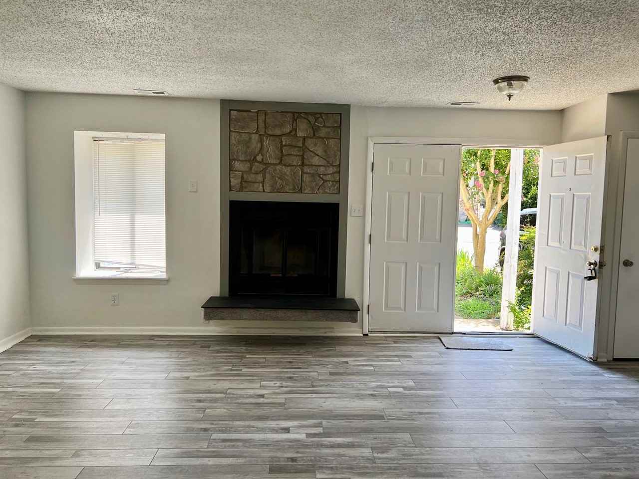 2141 Whispering Sands Ln - Photo 2 of 7