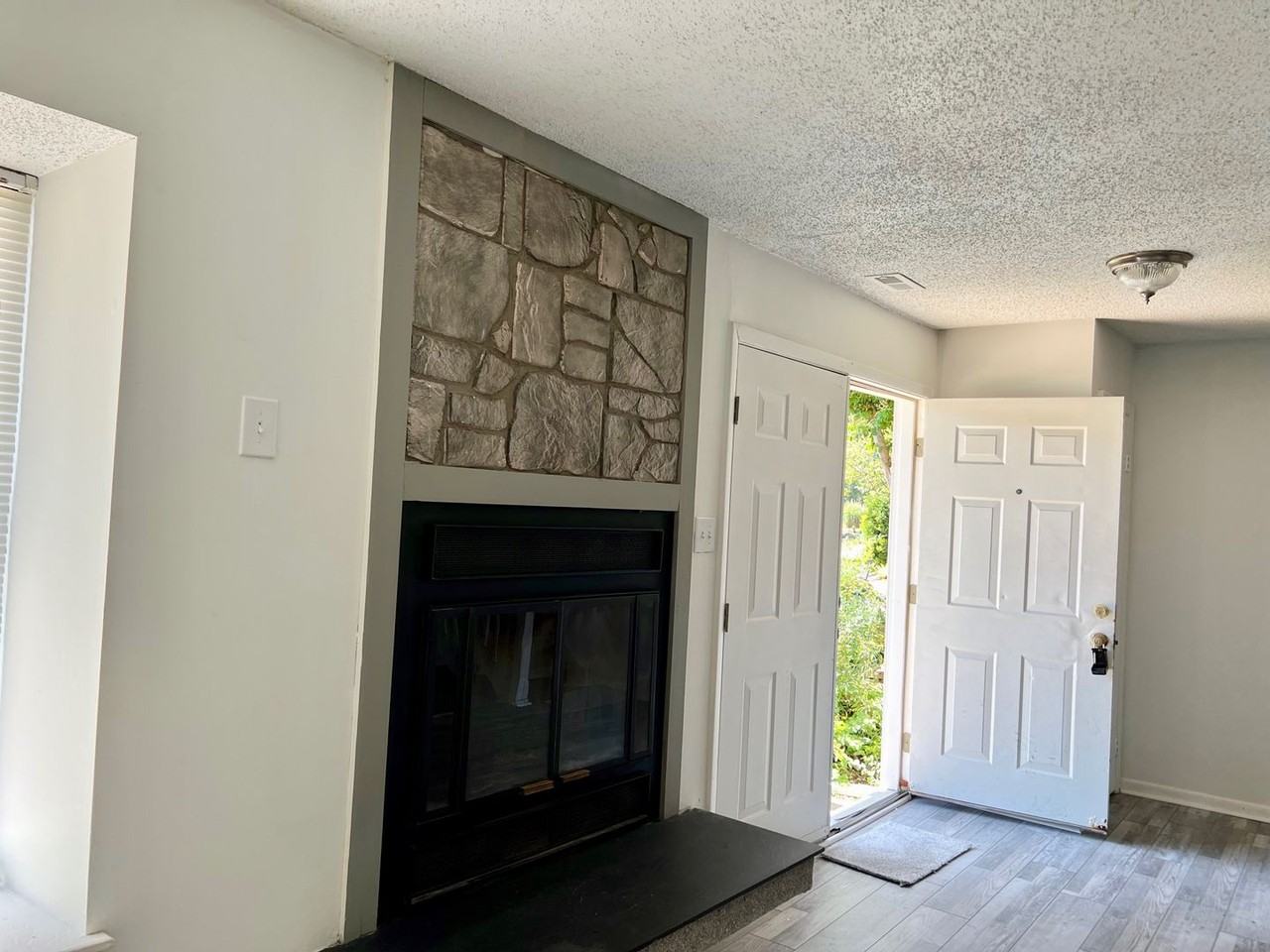 2141 Whispering Sands Ln - Photo 3 of 7