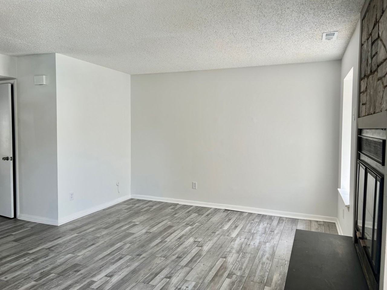 2141 Whispering Sands Ln - Photo 4 of 7