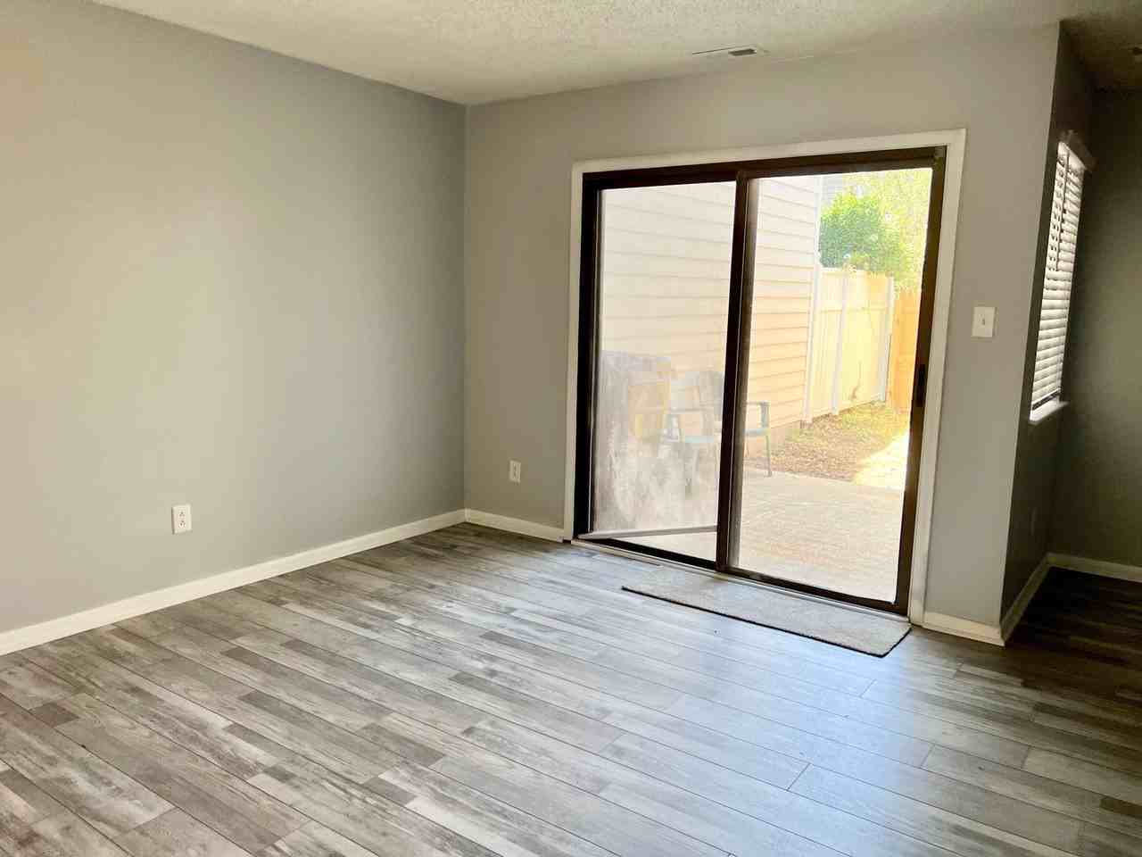 2141 Whispering Sands Ln - Photo 6 of 7