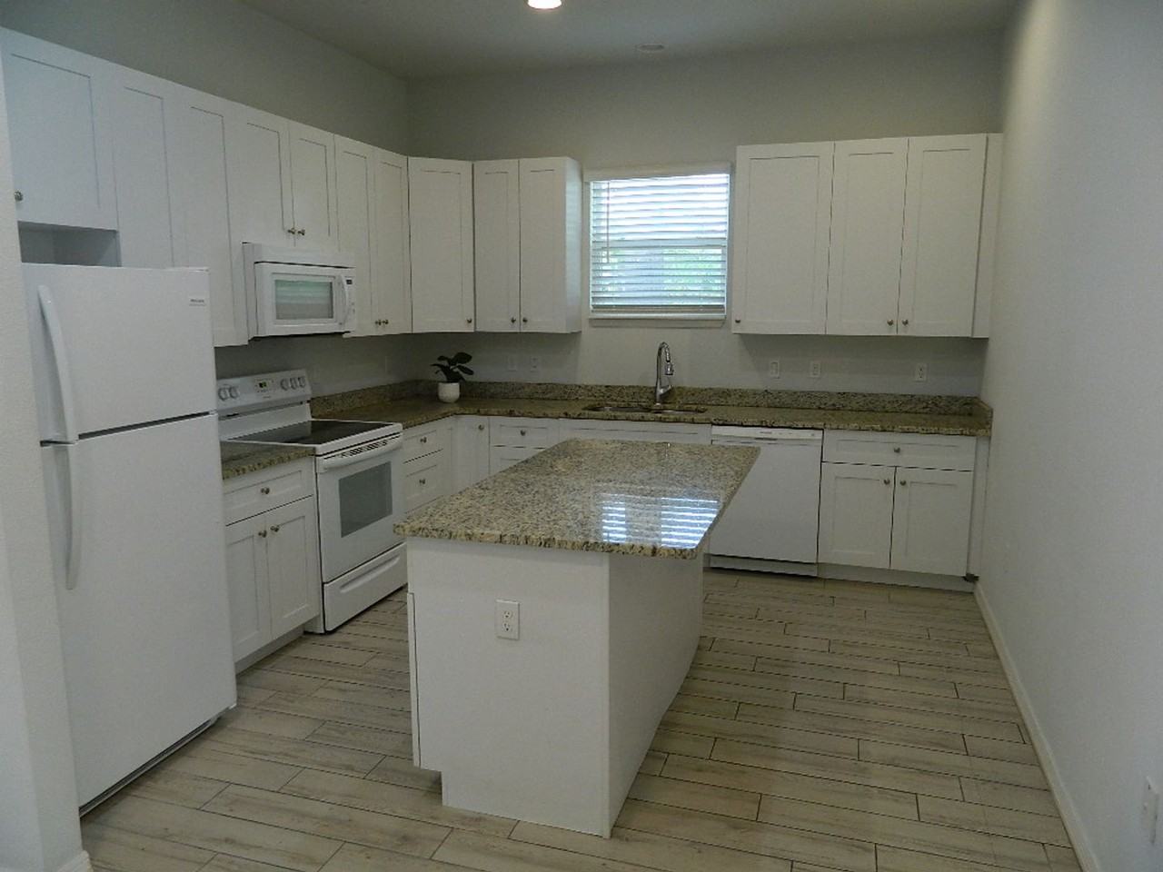 1509 Regan Ave - Photo 7 of 21