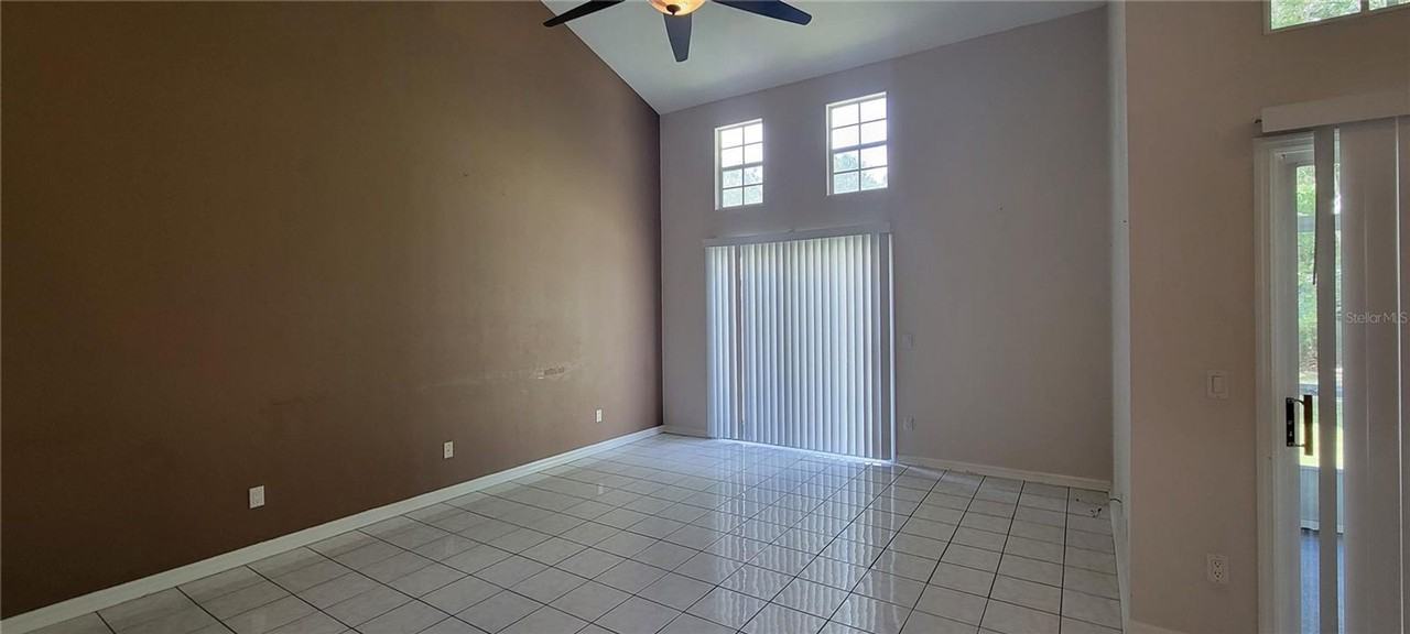 340 Nw 48th Blvd - Photo 2 of 19