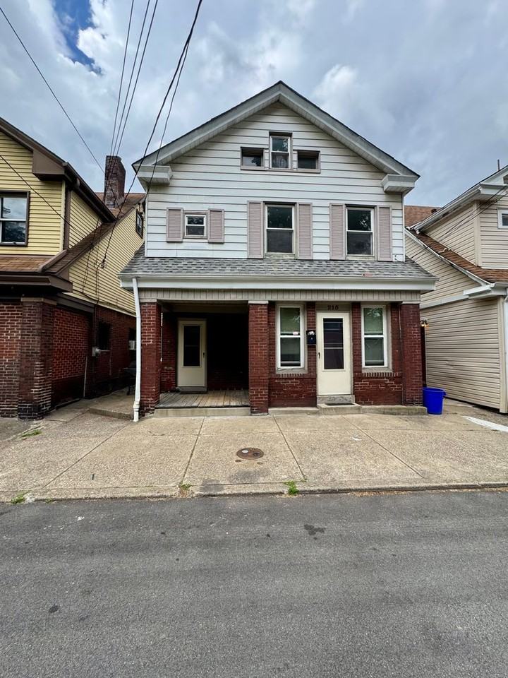 215 Spencer Ave - Photo 2 of 26