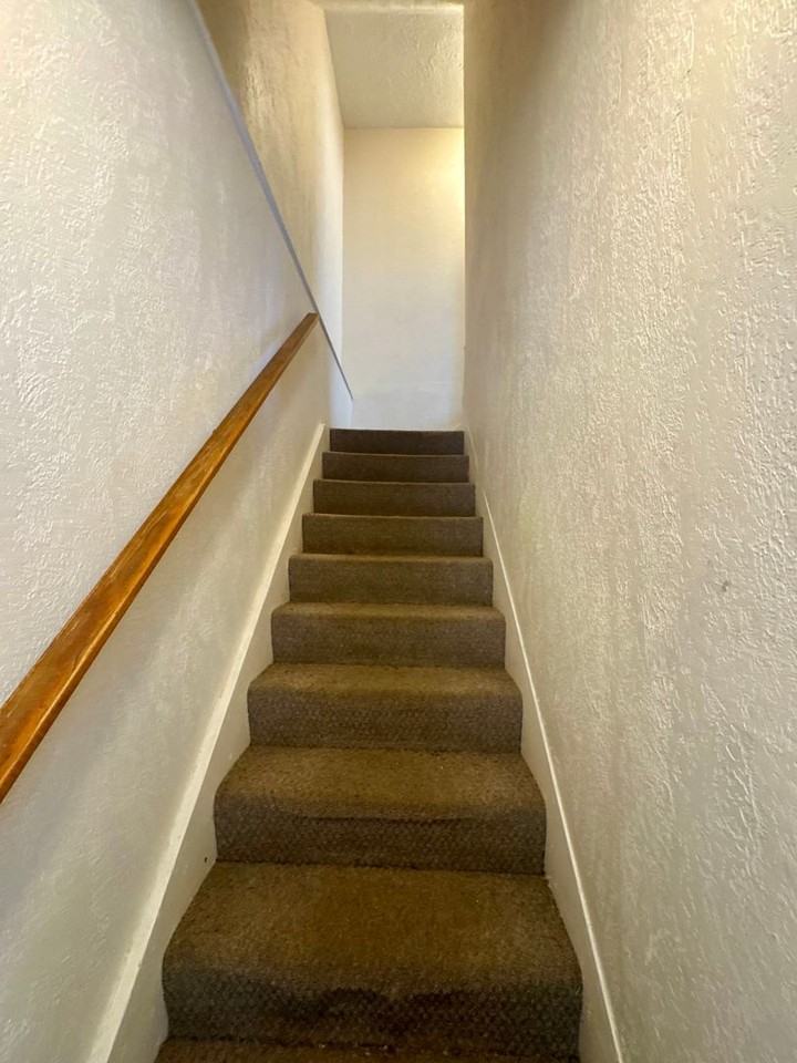 215 Spencer Ave - Photo 5 of 26