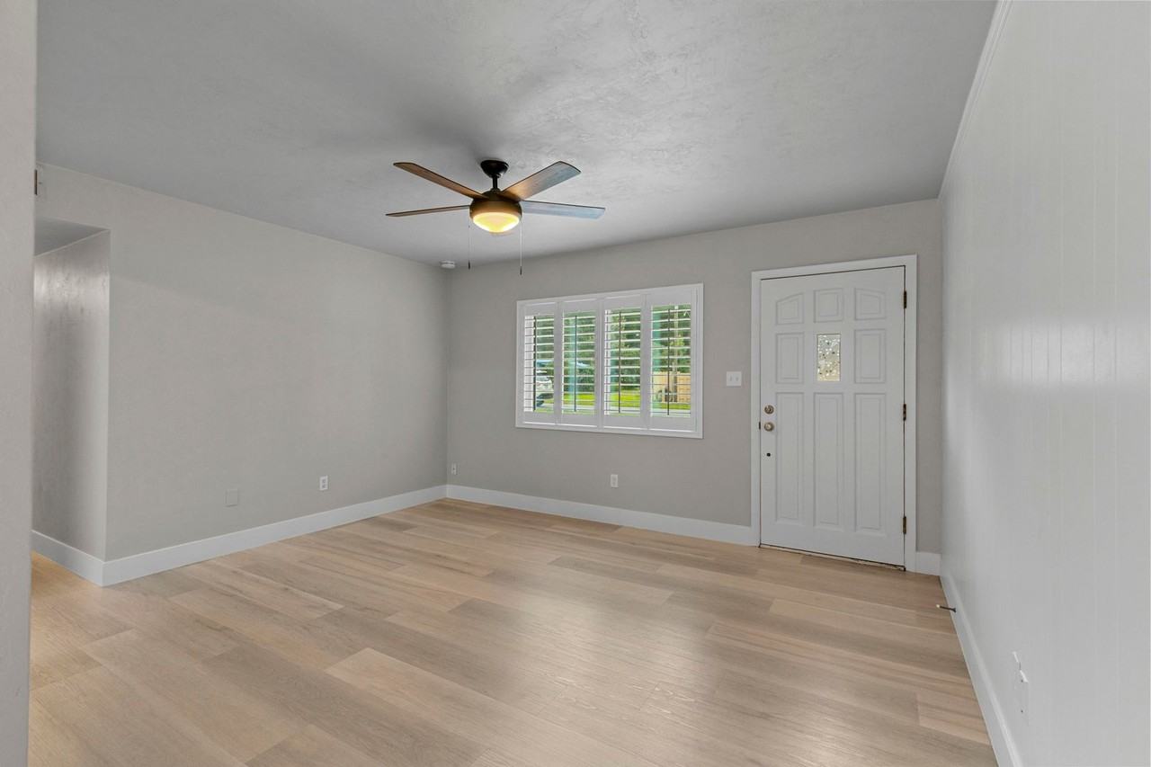 1518 Nw 39th St - Photo 7 of 26