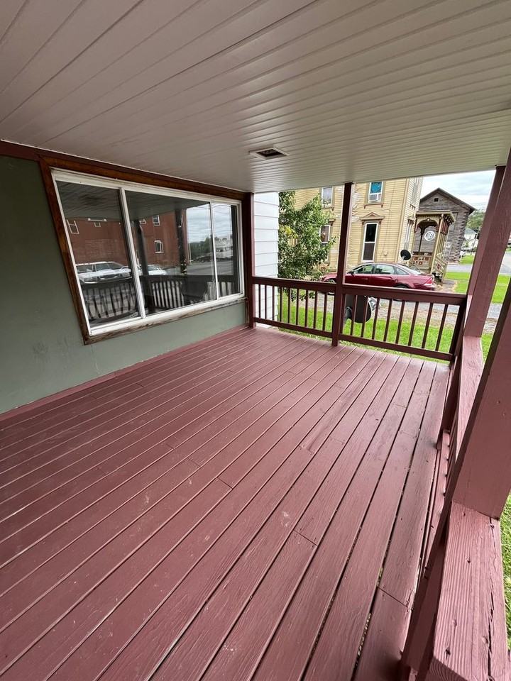 112 Beach St - Photo 2 of 20
