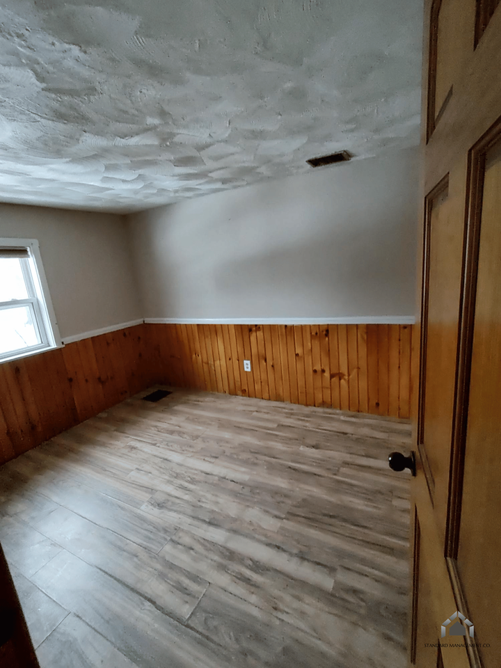 328 N Pond Rd - Photo 3 of 22