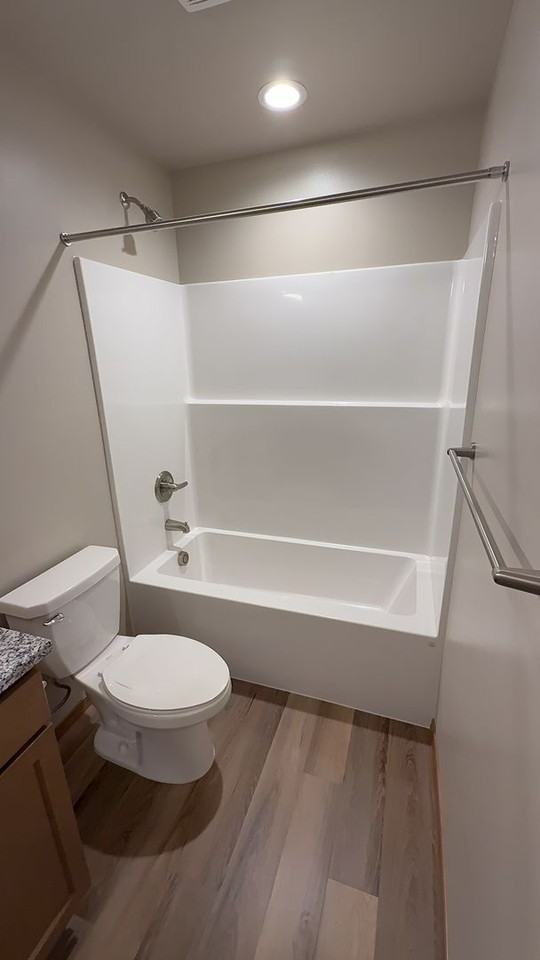 310 S Newton Ave - Photo 7 of 18