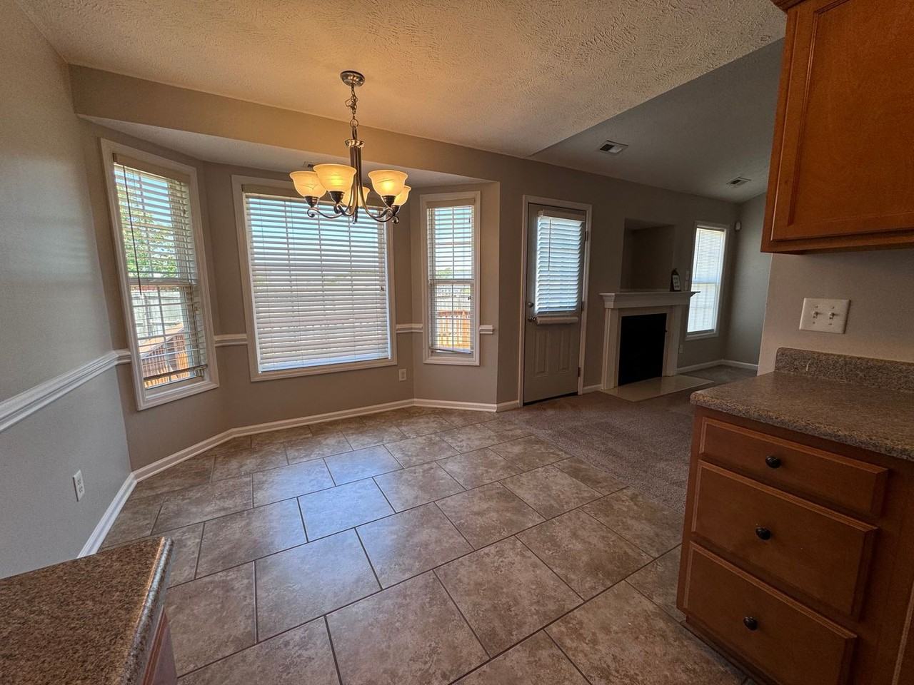 2212 Chasewater Rd - Photo 3 of 39