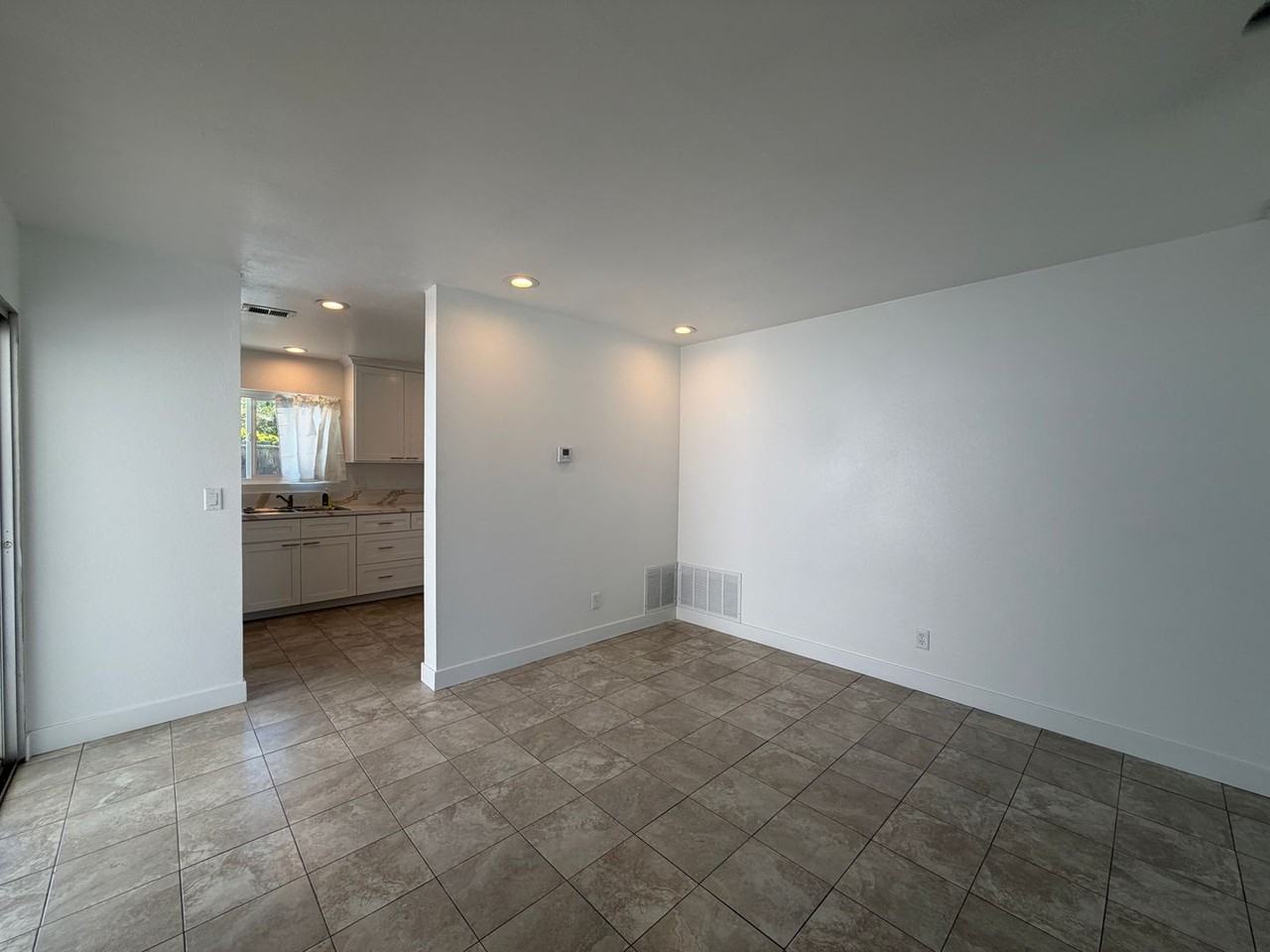 228 Janan Ct - Photo 4 of 16