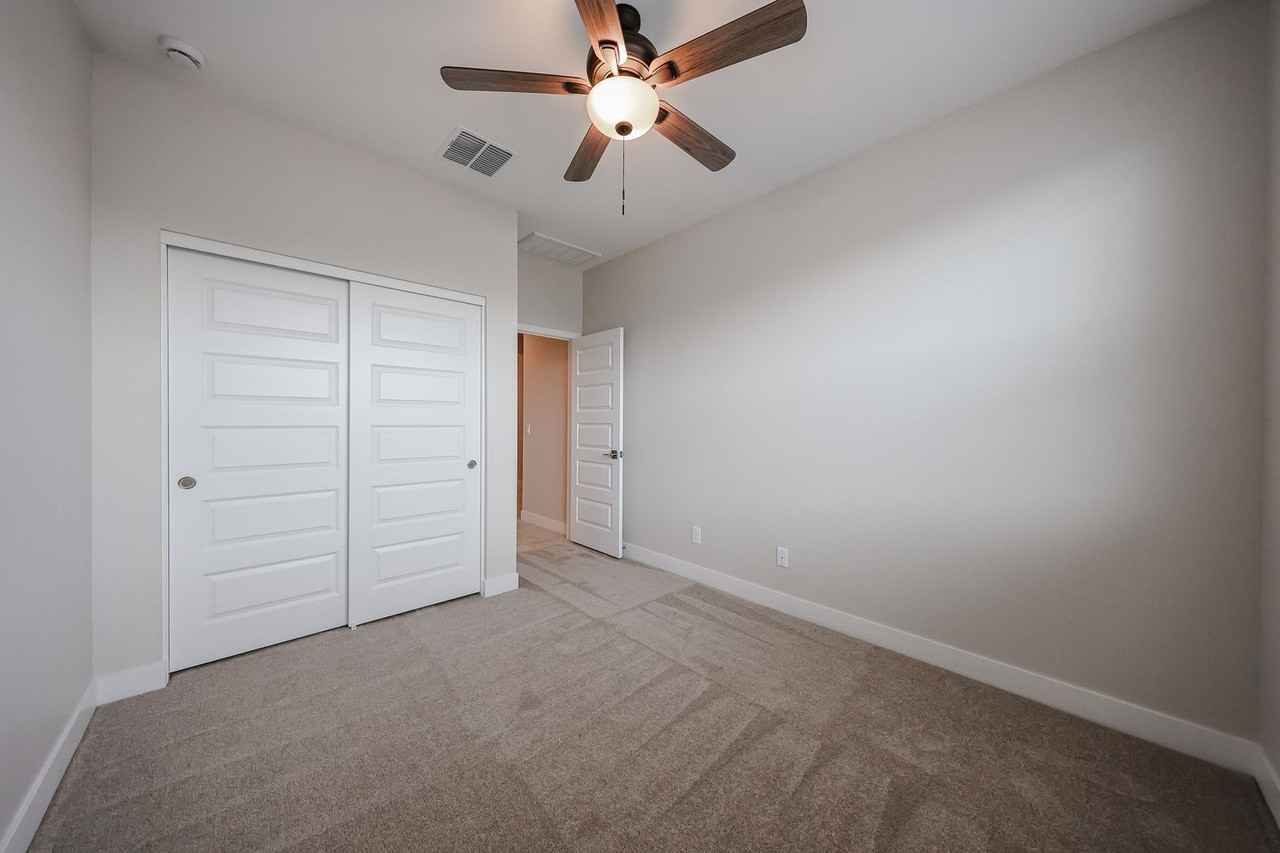 26122 N 170th Ave - Photo 6 of 36