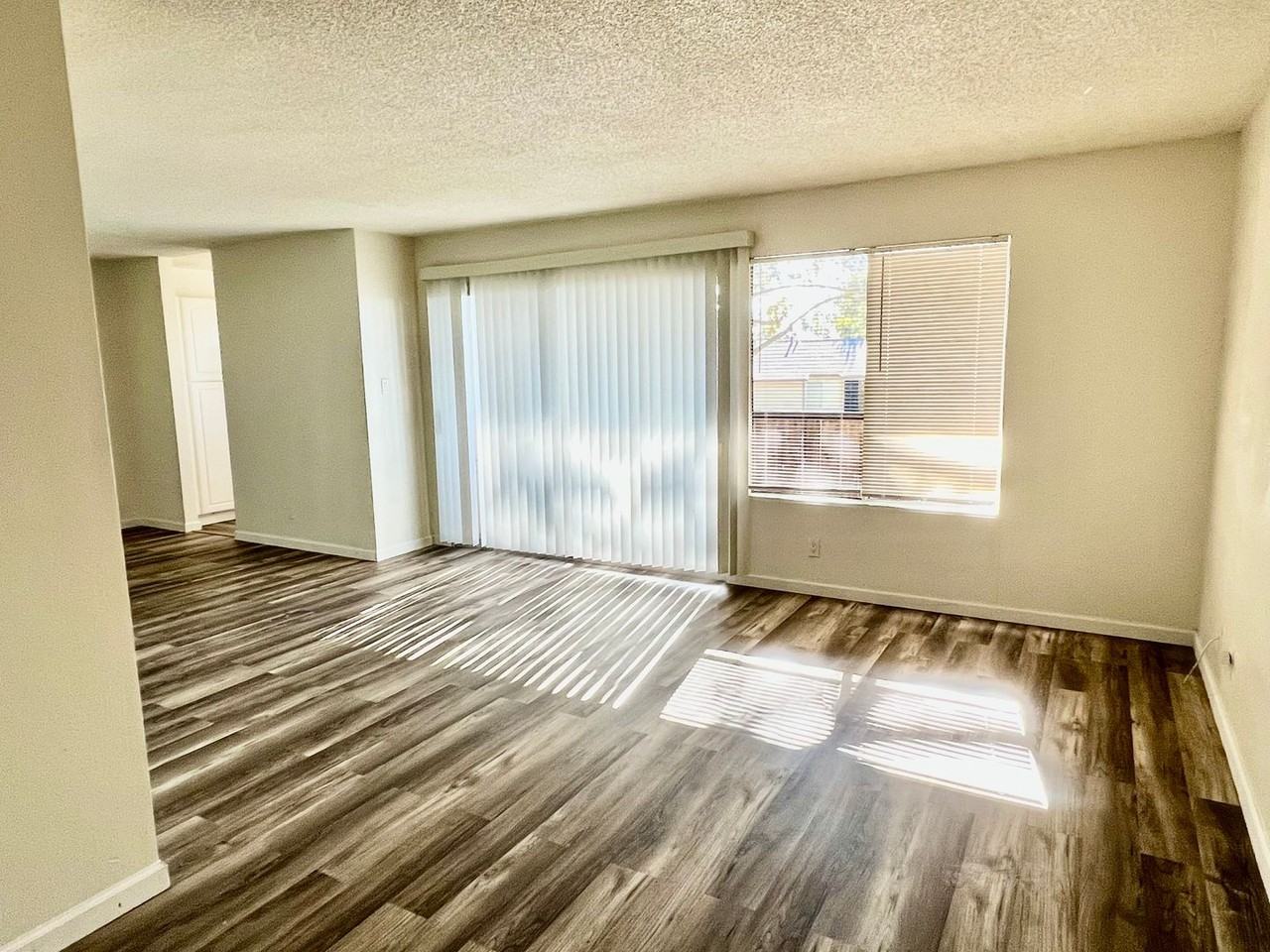 355 Parkview Ter #H5 - Photo 2 of 17