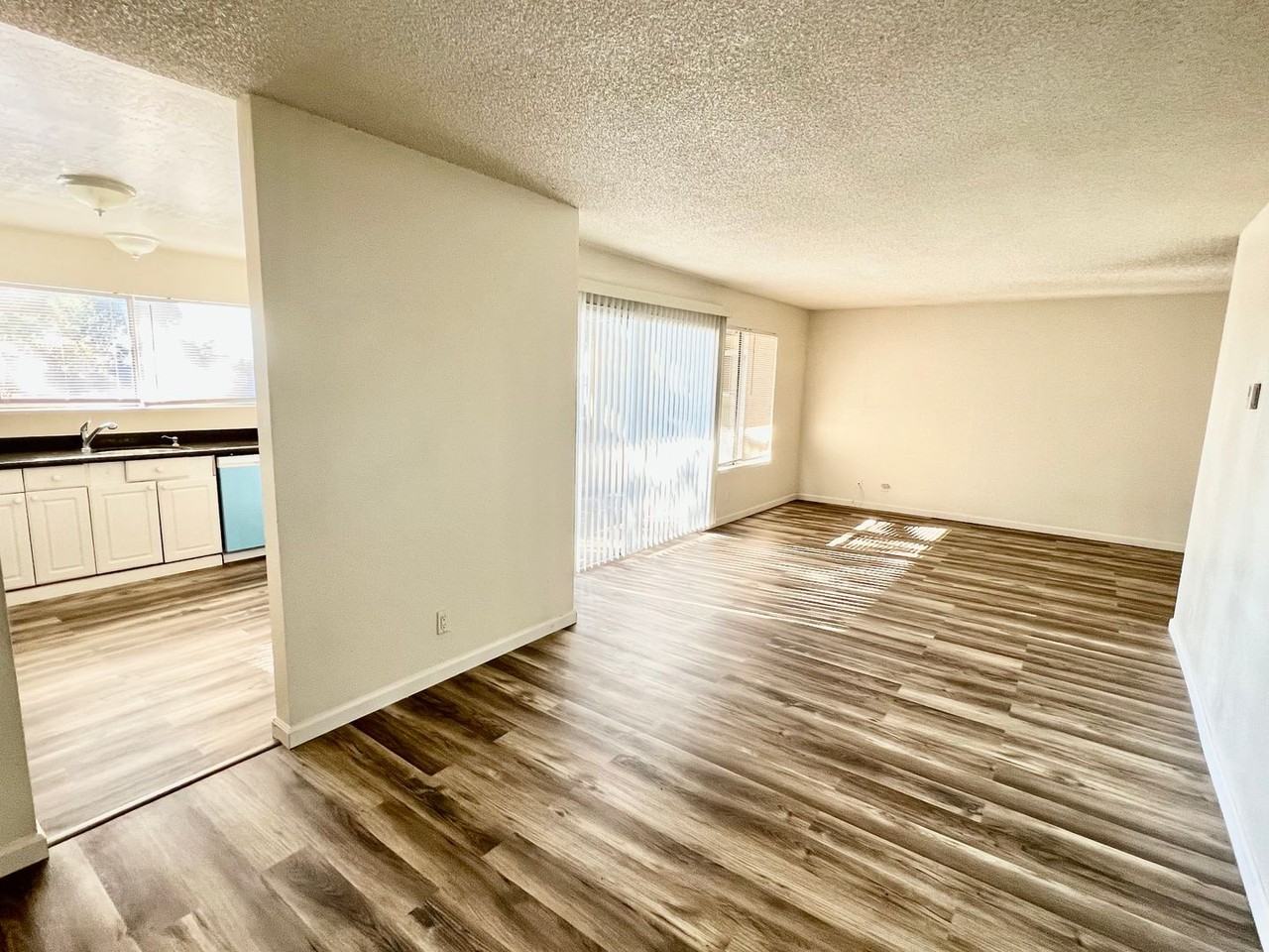 355 Parkview Ter #H5 - Photo 4 of 17