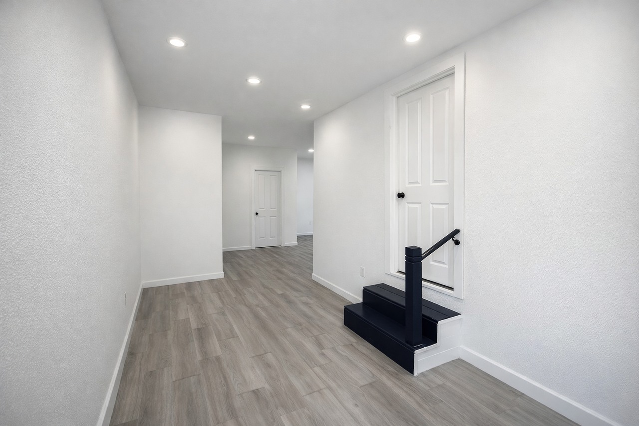 428 Seawind #B - Photo 2 of 7