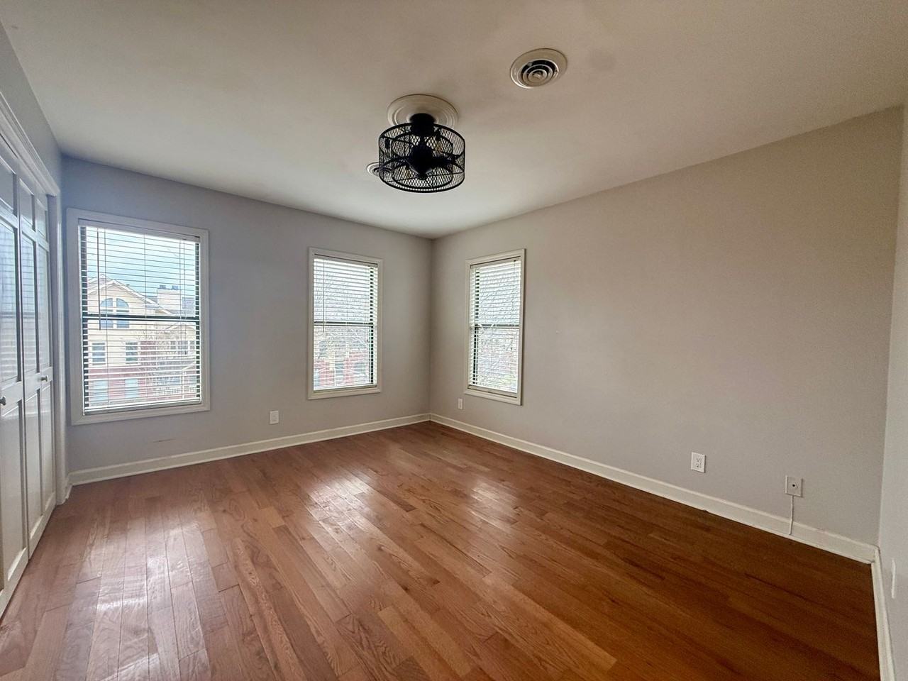 932B Russell St - Photo 7 of 31