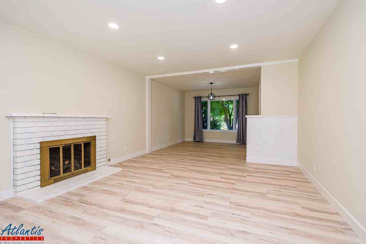 2566 Fairglen Dr - Photo 3 of 24