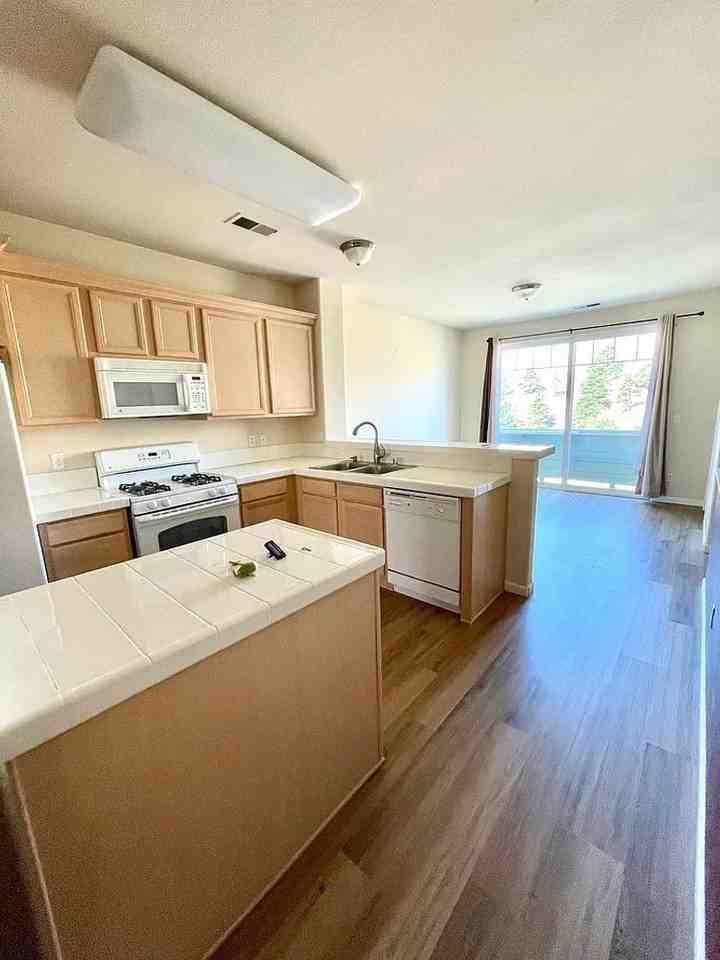 645 Madeline Jane Ln - Photo 2 of 9