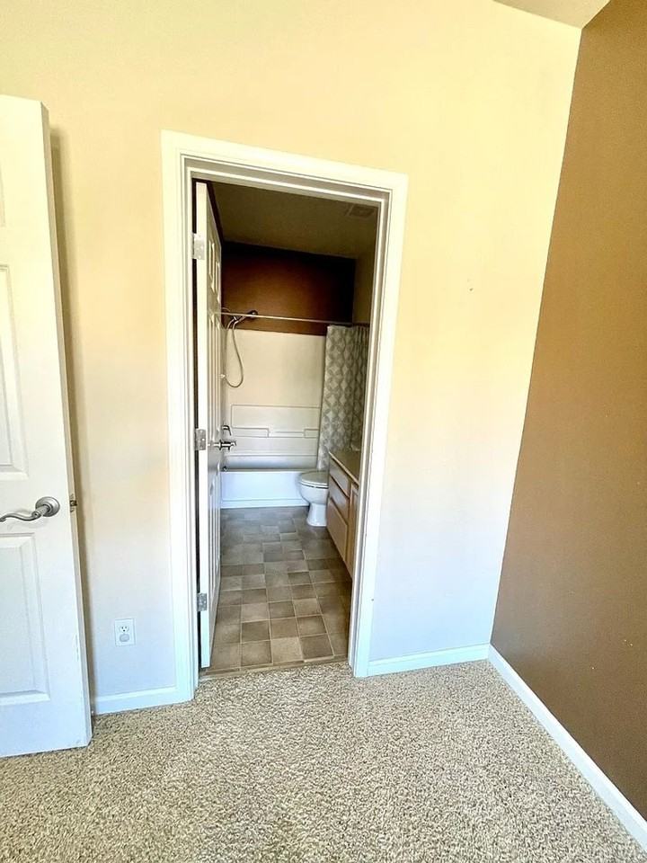 645 Madeline Jane Ln - Photo 5 of 9