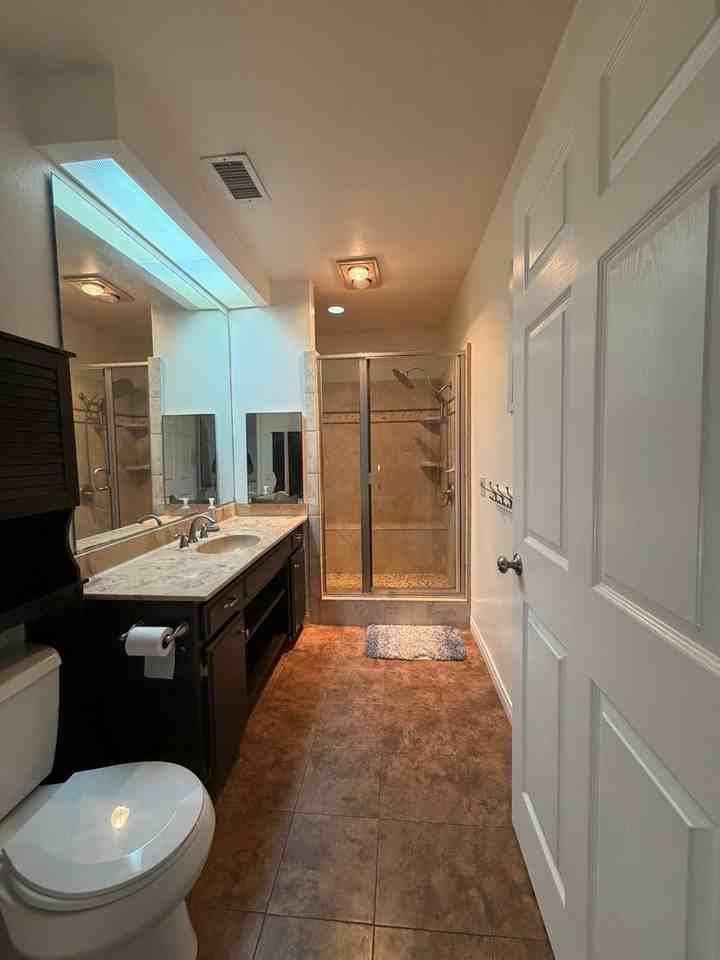 1243 Electric St - Photo 2 of 21