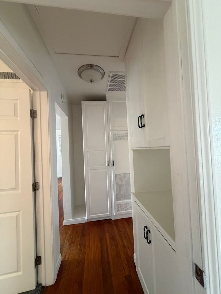 1243 Electric St - Photo 3 of 21