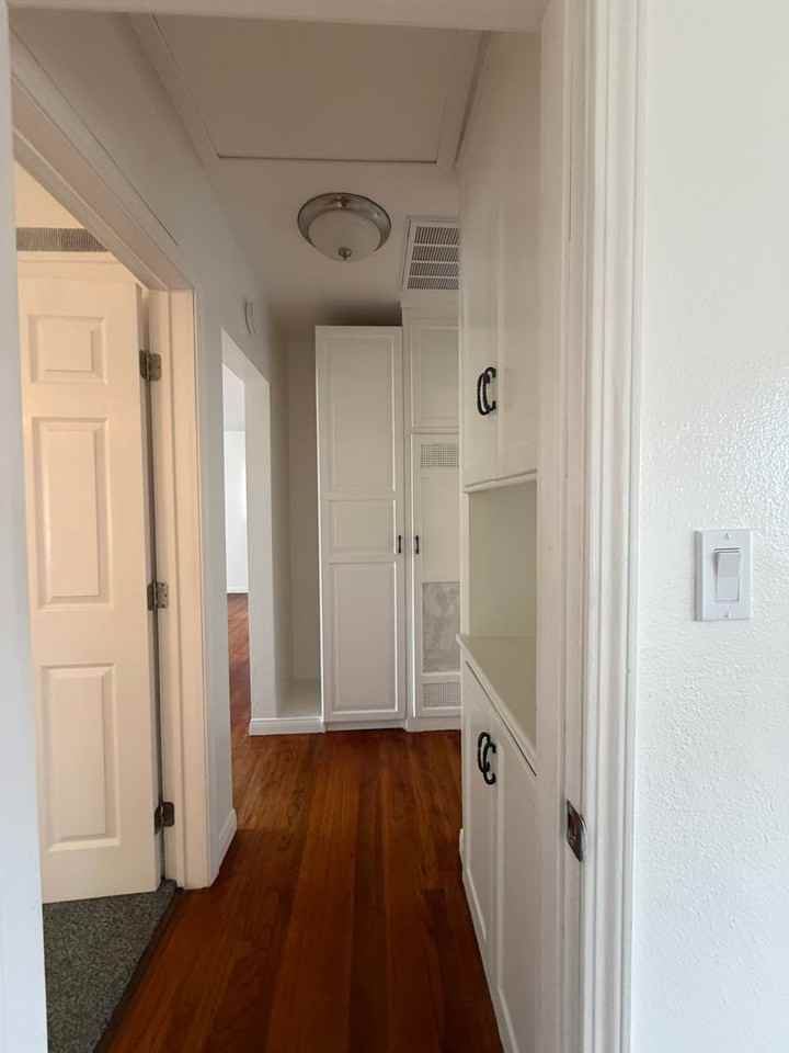 1243 Electric St - Photo 4 of 21