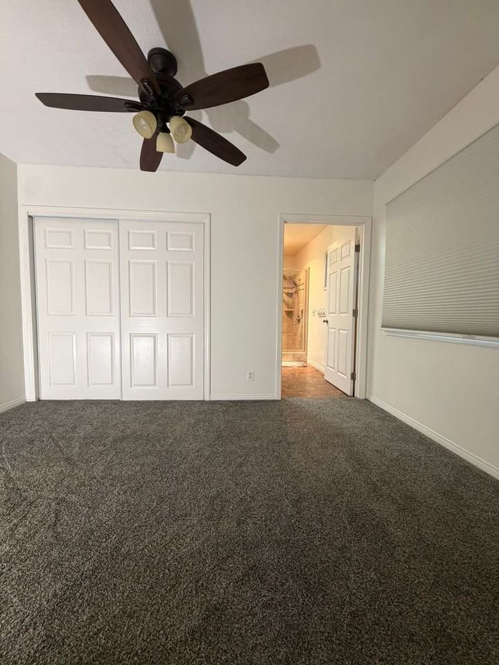 1243 Electric St - Photo 7 of 21