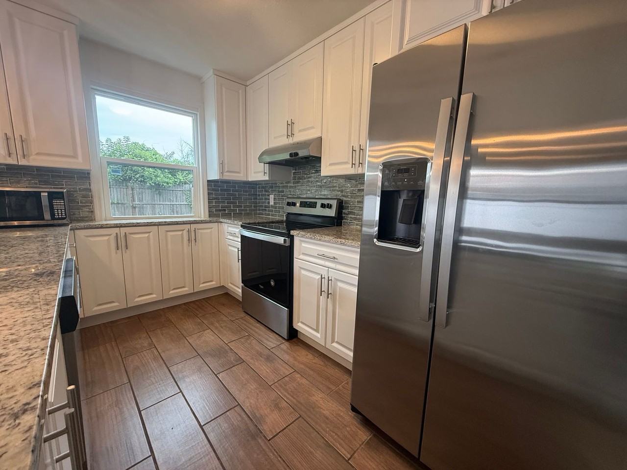 1172 Shallows Ct - Photo 5 of 16