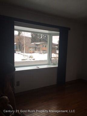 439 Cindy Dr - Photo 2 of 10