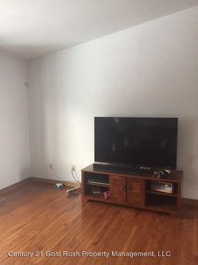 439 Cindy Dr - Photo 3 of 10