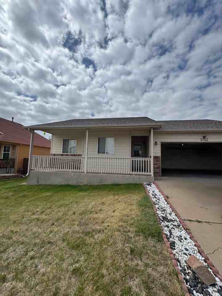 2702 Hawk Dr