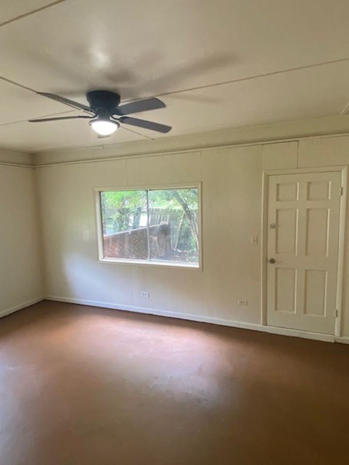 5838 Fairchild Dr - Photo 4 of 18