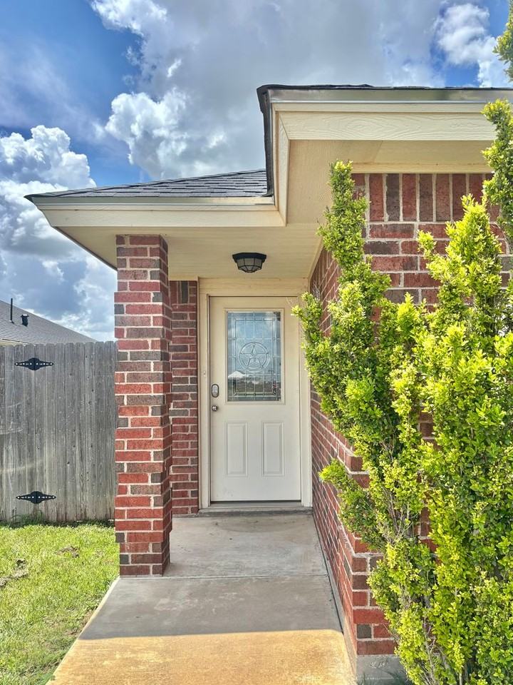 4245 Sedona Trl - Photo 2 of 22