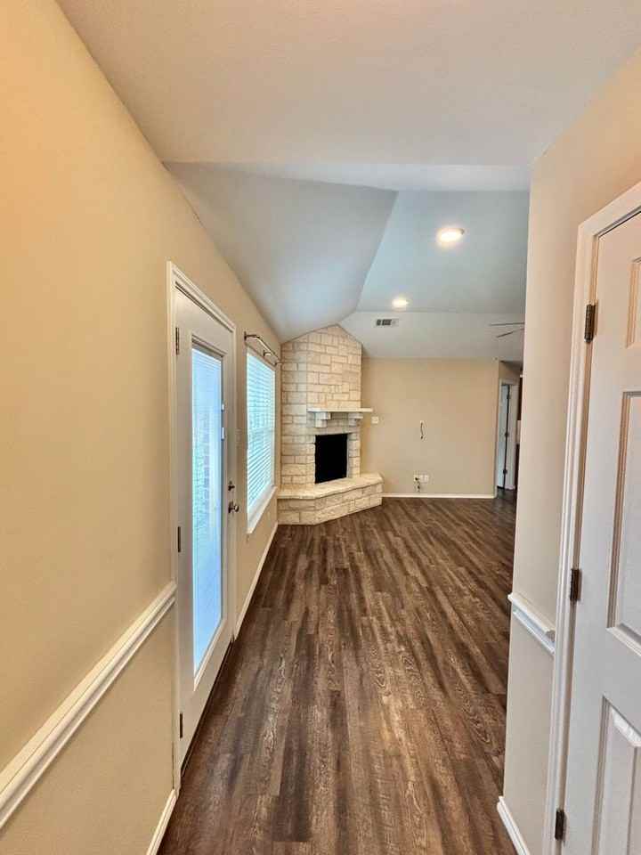4245 Sedona Trl - Photo 5 of 22