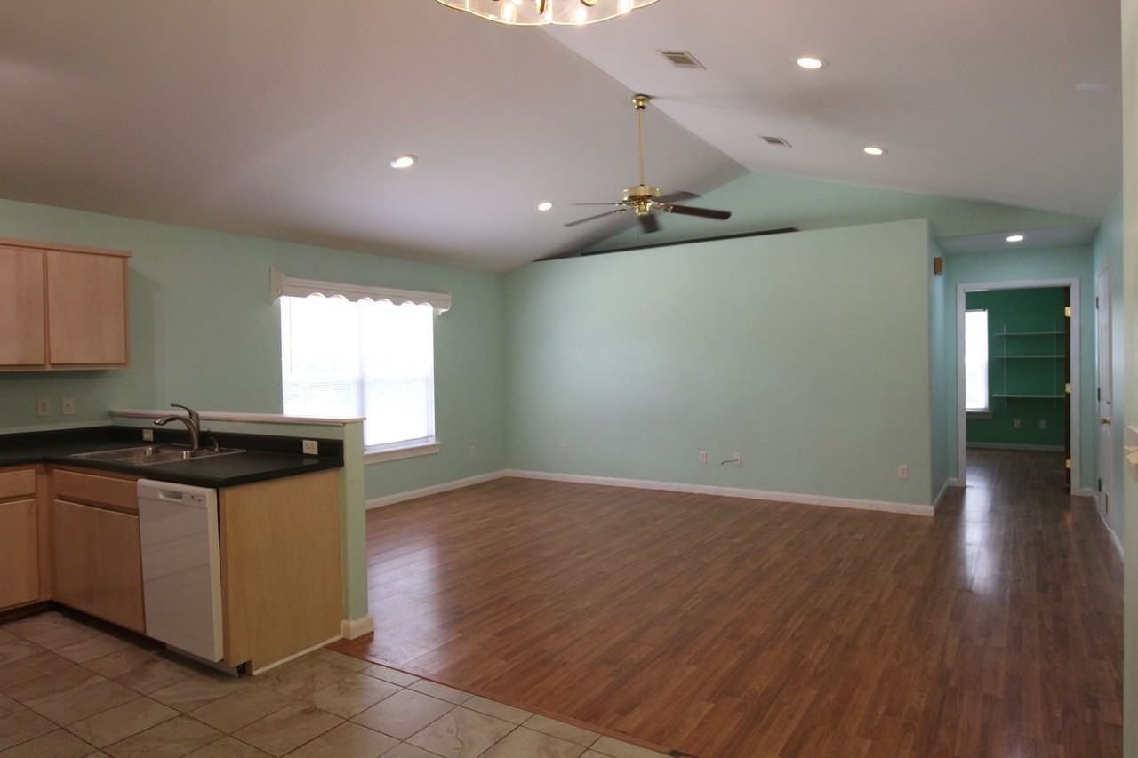 99 Carter Rd - Photo 3 of 17