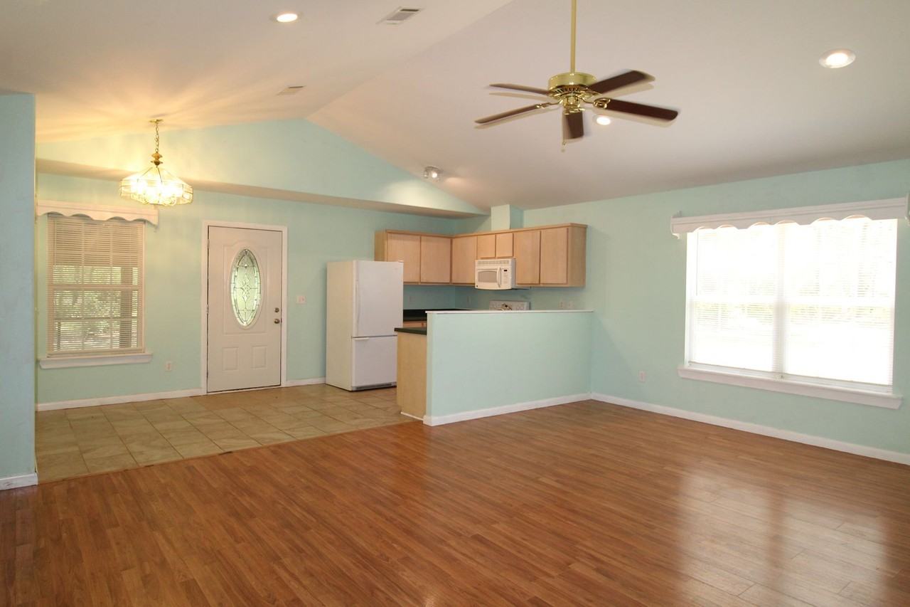 99 Carter Rd - Photo 5 of 17
