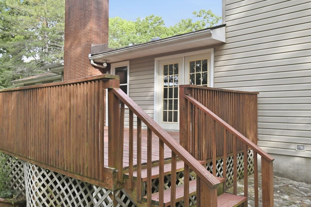 1306 Brockton Dr - Photo 2 of 31