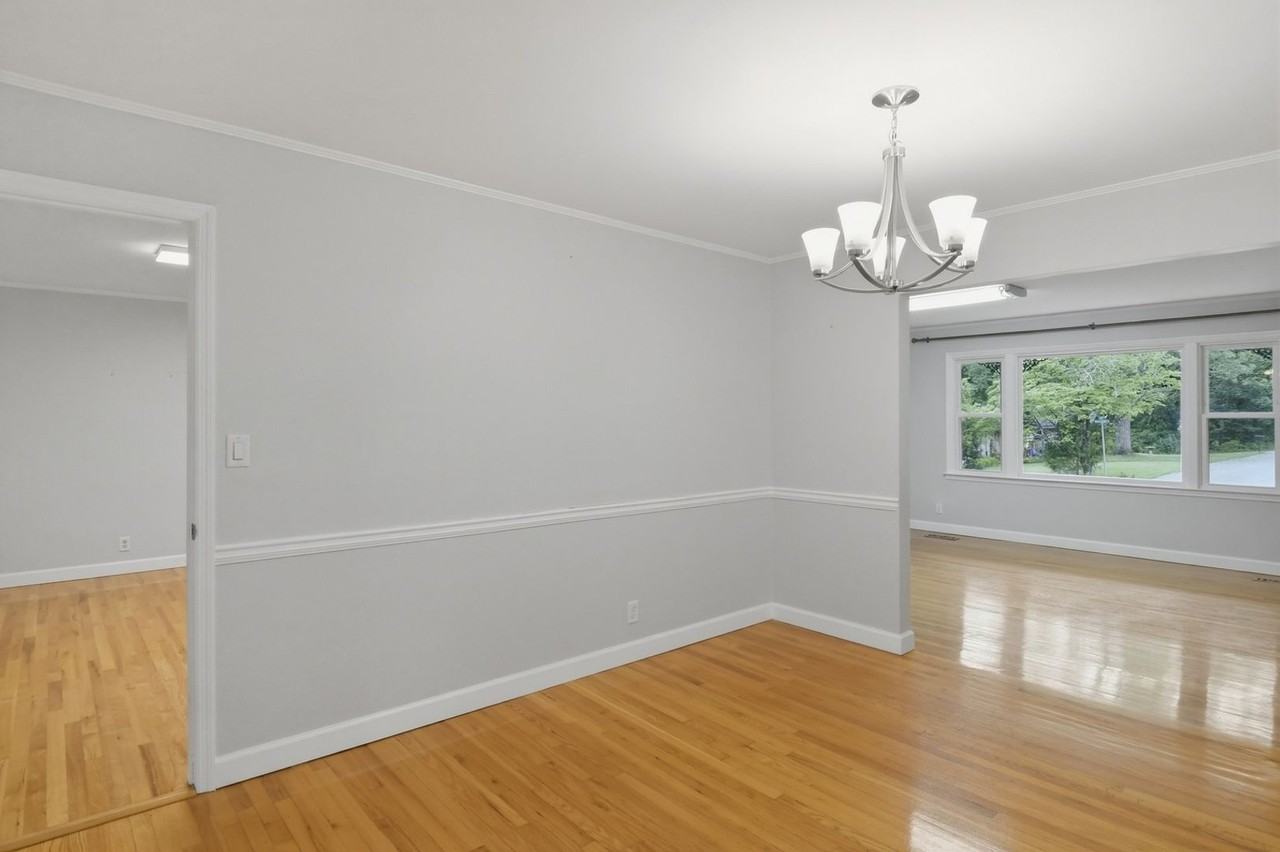 1306 Brockton Dr - Photo 7 of 31