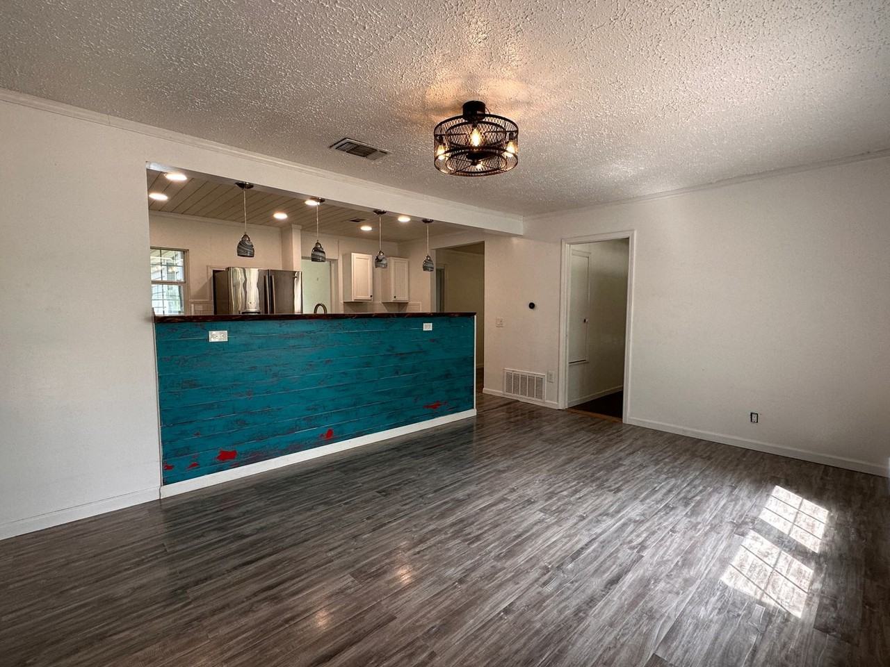 2609 Belmeade St - Photo 2 of 15