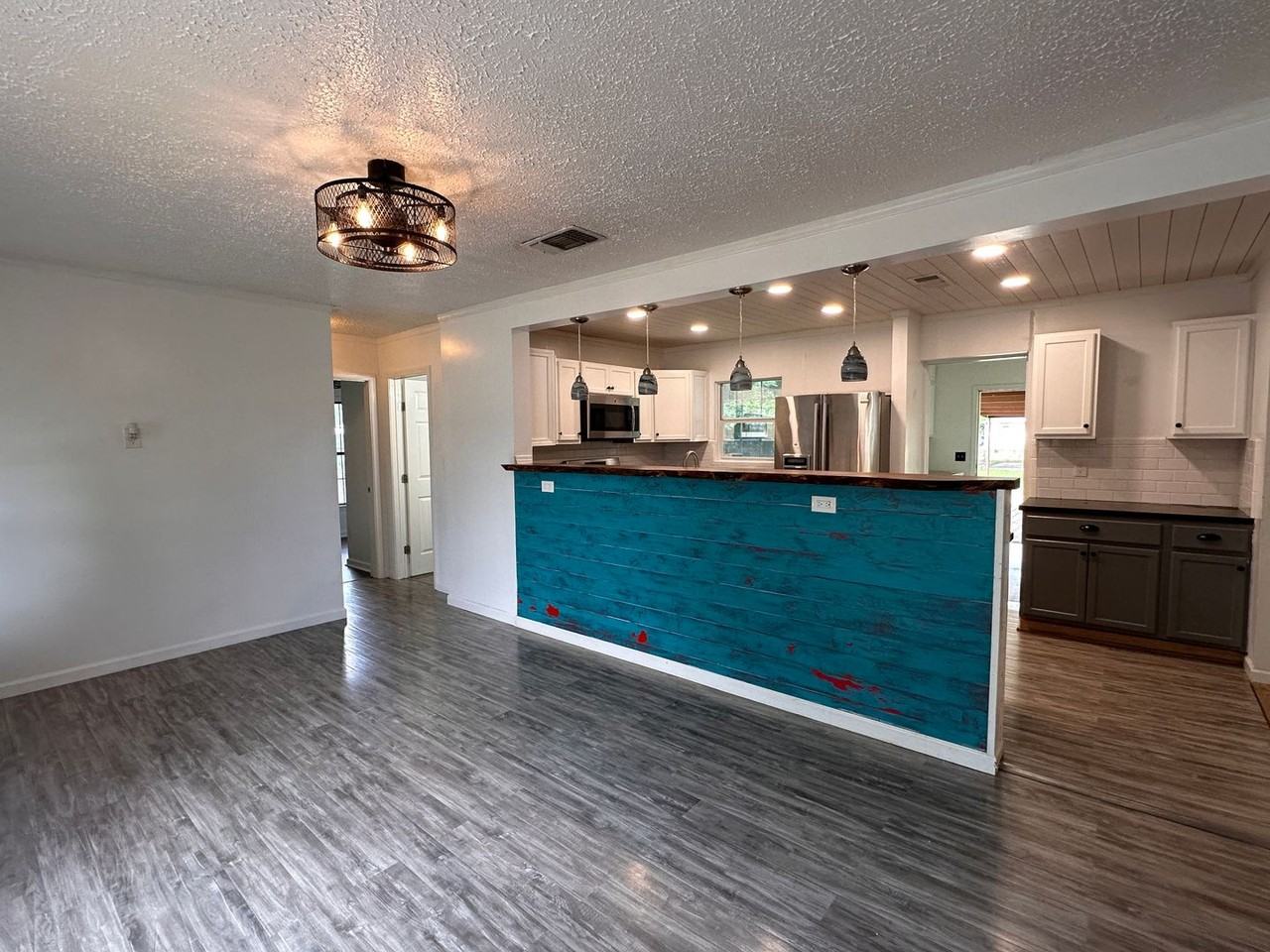 2609 Belmeade St - Photo 3 of 15