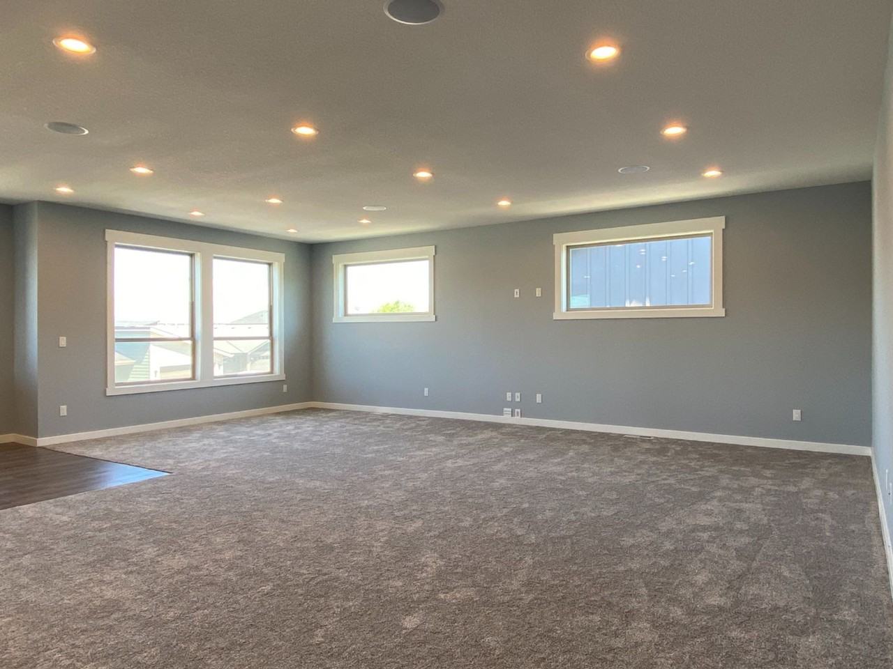 112 Southshore Ave - Photo 7 of 37