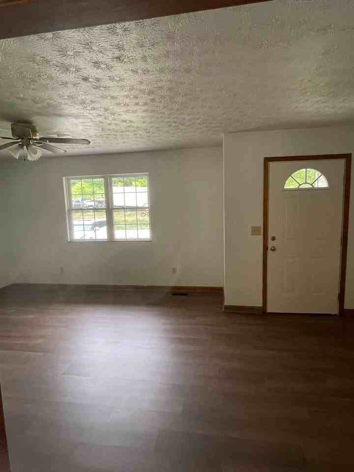 5535 Sycamore Ridge Rd - Photo 5 of 15